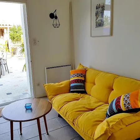 Maison De 2 Chambres A Olonne Sur Mer Avec Jardin Clos A 2 Km De La Plage Holiday home *